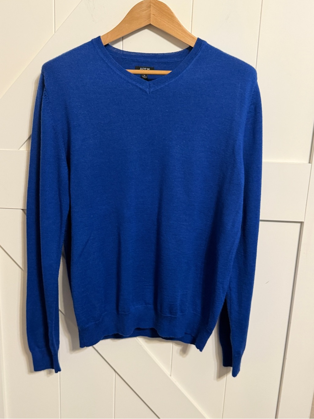 APT. 9 Men’s Large Merino Wool Blend V Neck Sweater Royal Blue Lightweight